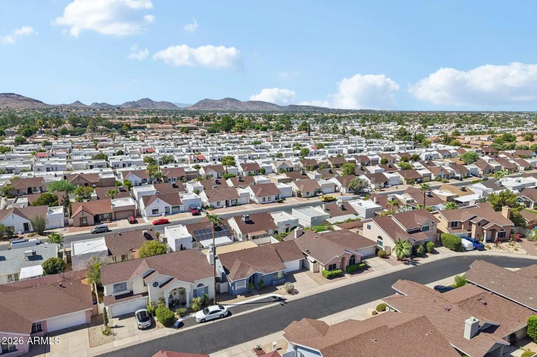 Real Estate Picture 30