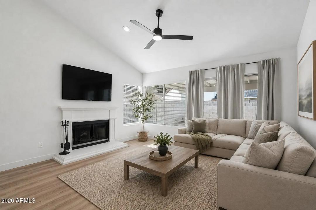 Real Estate Picture 7