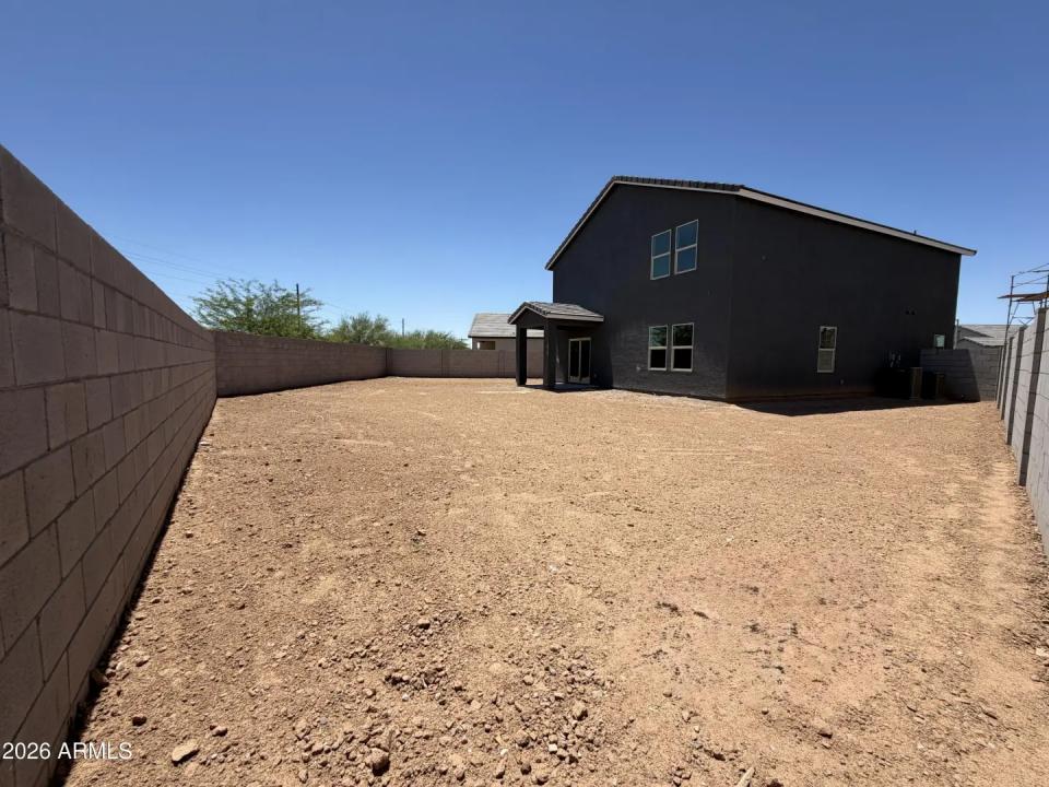 Real Estate Picture 4