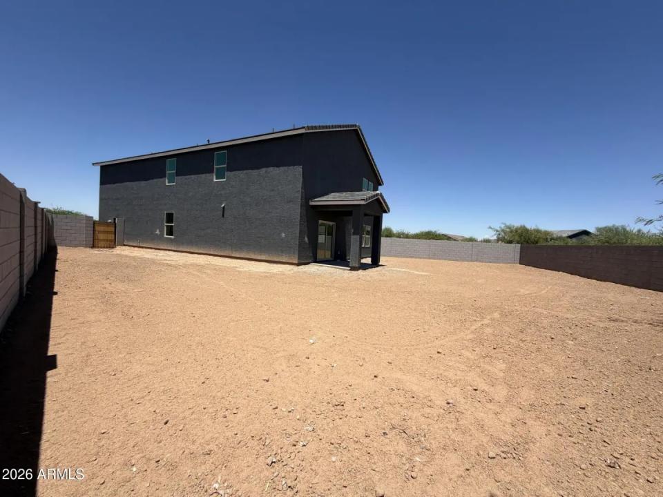 Real Estate Picture 3
