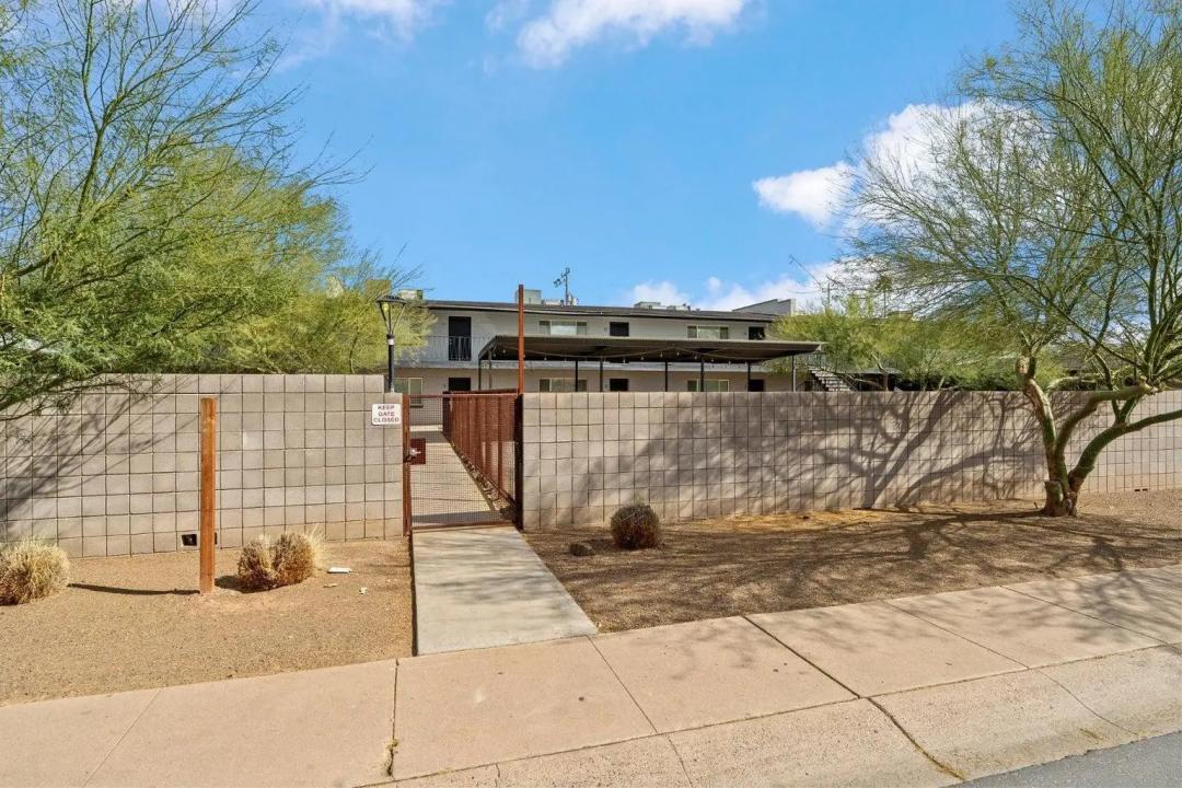 Real Estate Picture 3