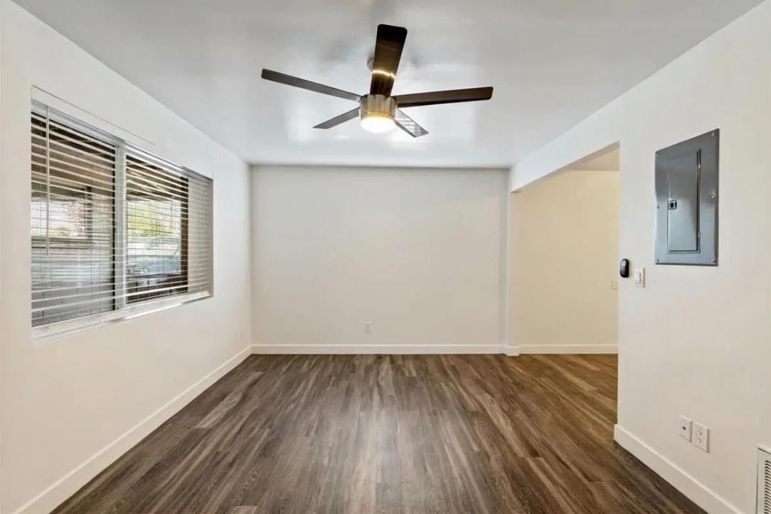 Real Estate Picture 6
