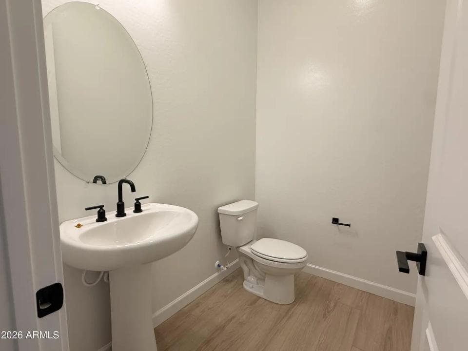 Real Estate Picture 23