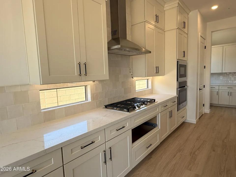 Real Estate Picture 5