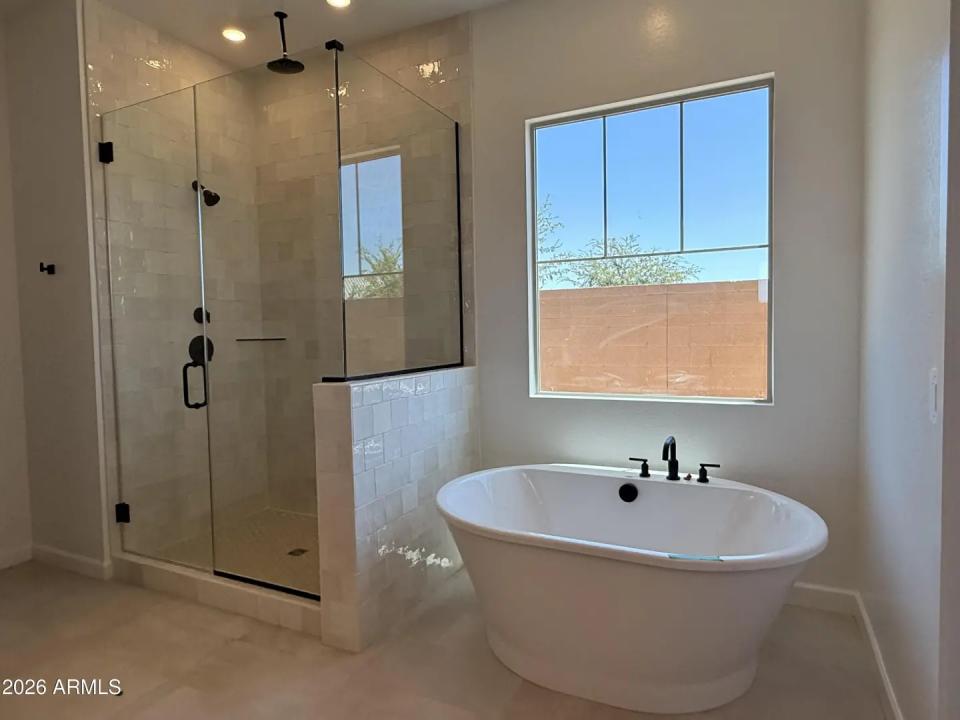 Real Estate Picture 11
