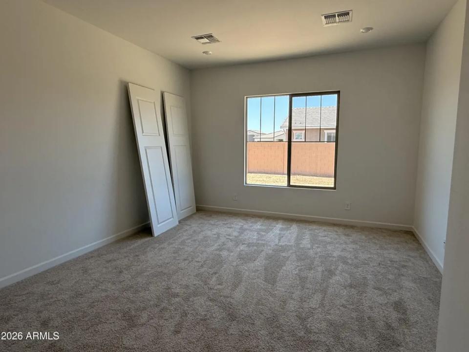 Real Estate Picture 12