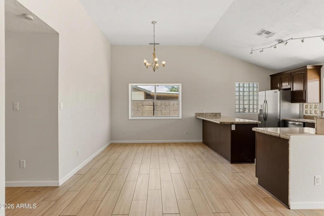 Real Estate Picture 4