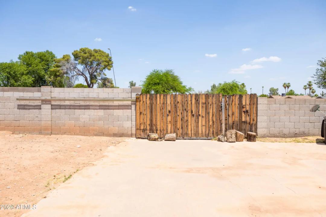 Real Estate Picture 22