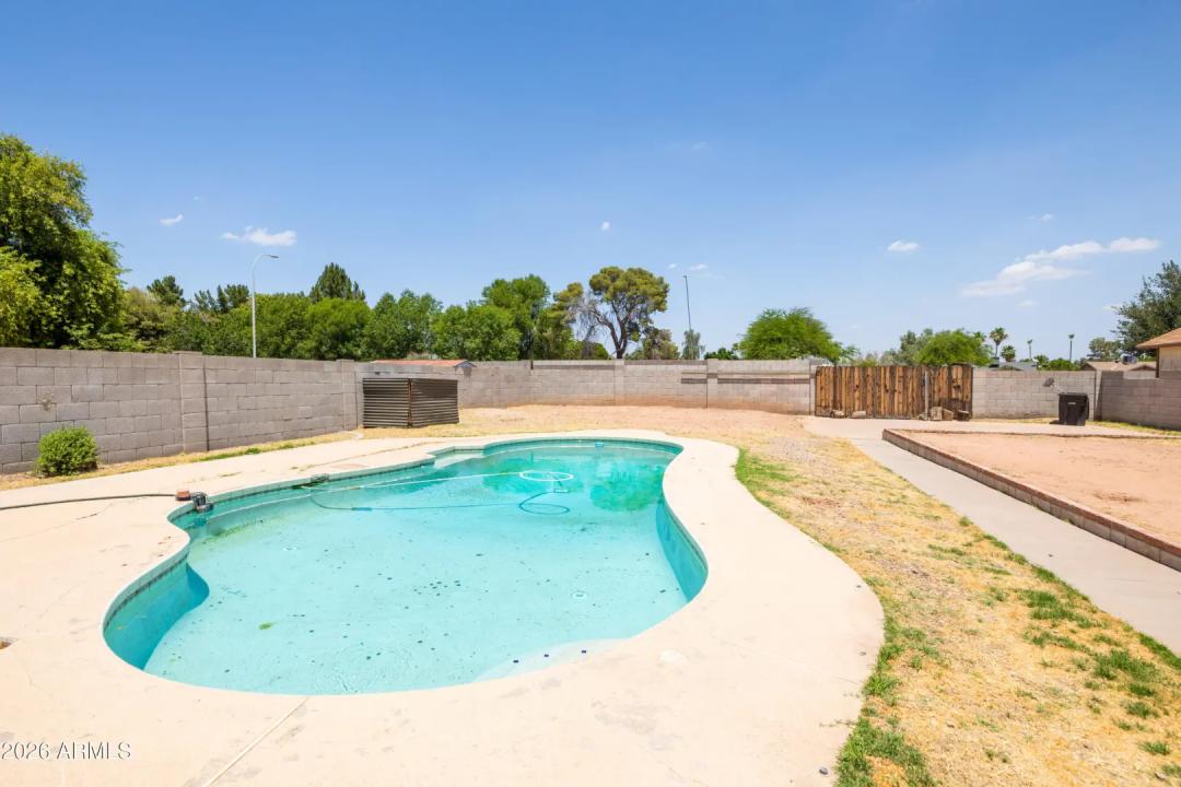 Real Estate Picture 25