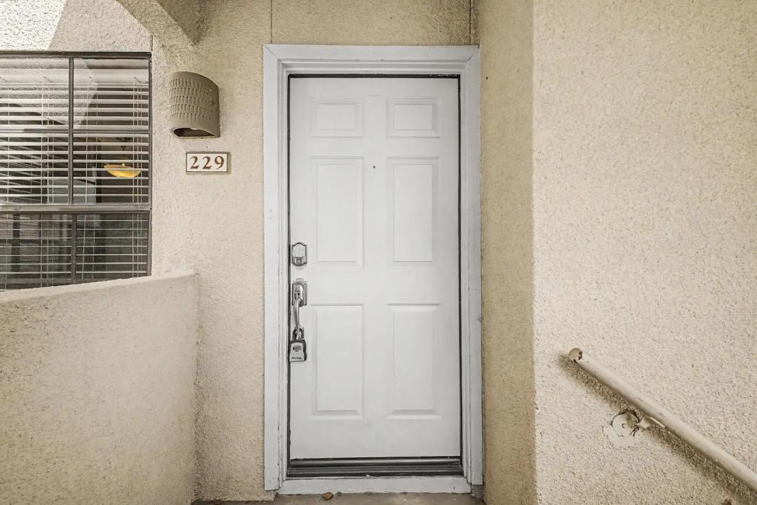 Real Estate Picture 3