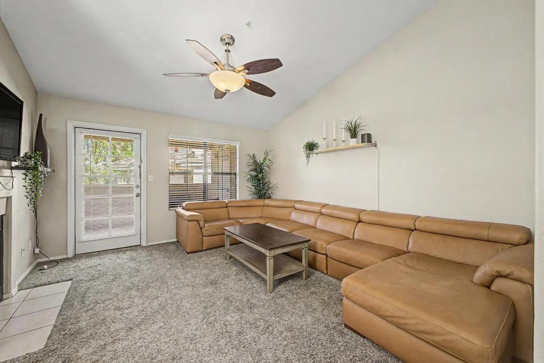 Real Estate Picture 4