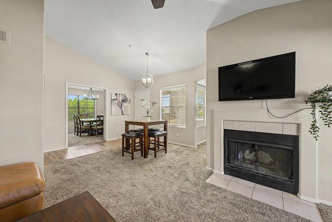 Real Estate Picture 7