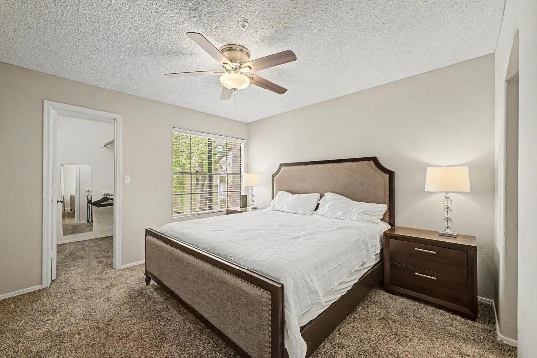 Real Estate Picture 13