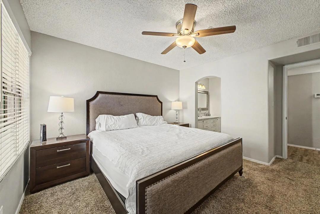 Real Estate Picture 14