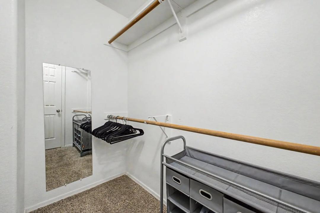 Real Estate Picture 17