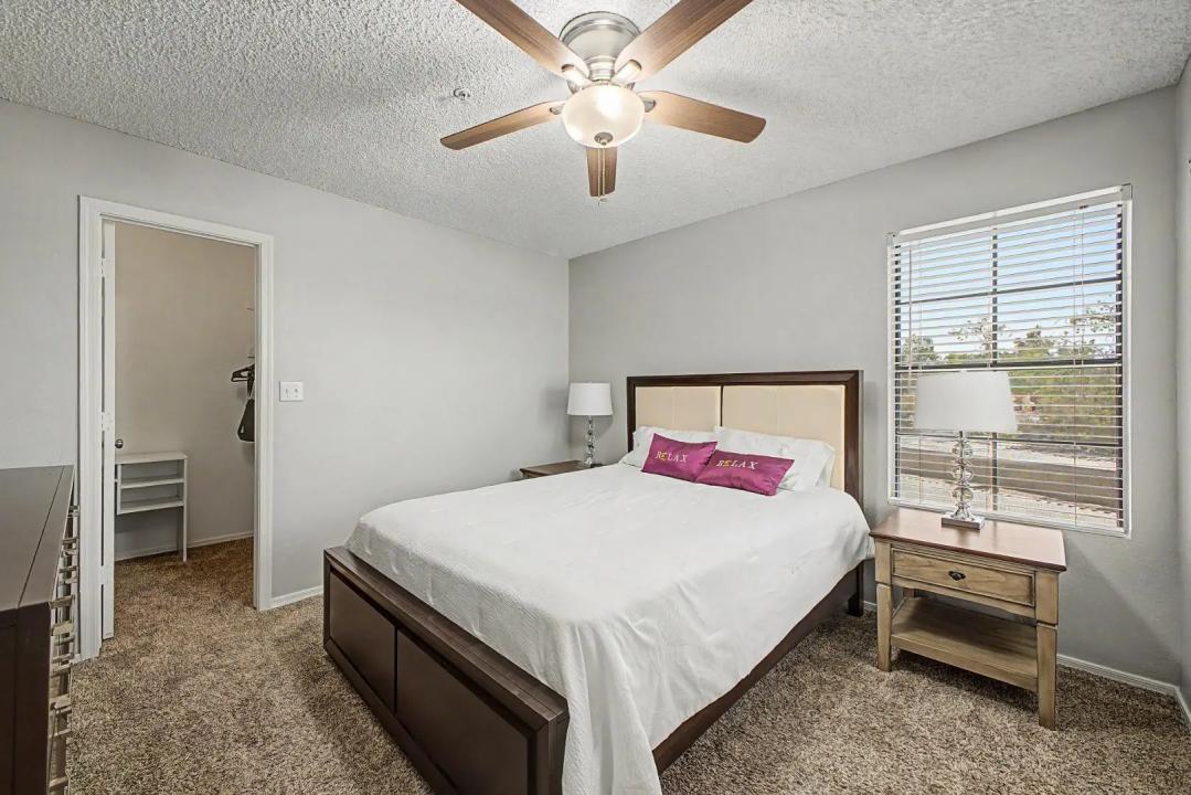 Real Estate Picture 18