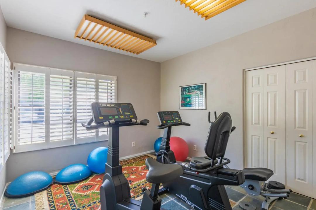 Real Estate Picture 30