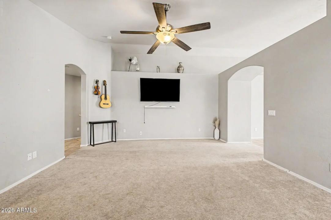 Real Estate Picture 9
