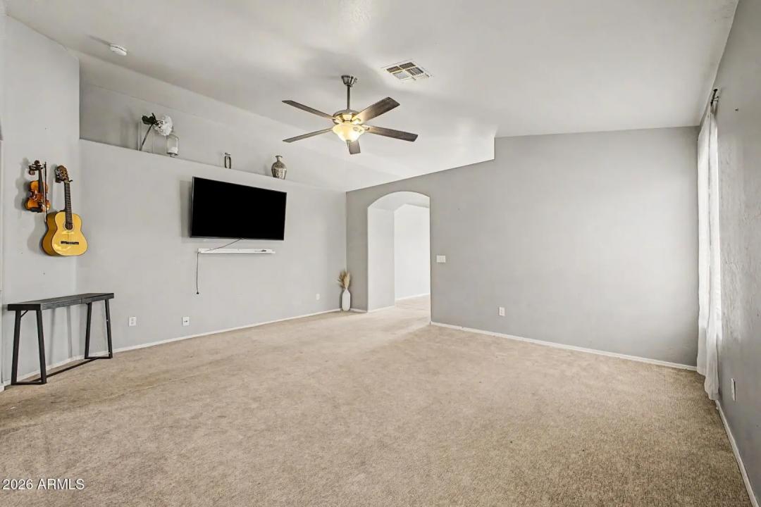 Real Estate Picture 10