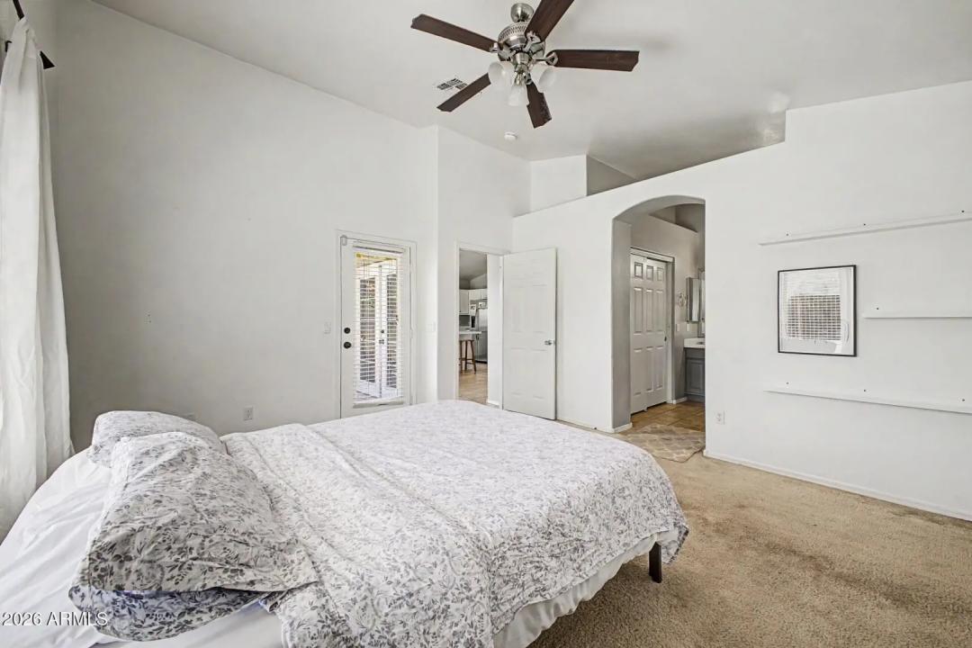 Real Estate Picture 11