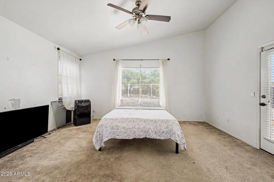 Real Estate Picture 14