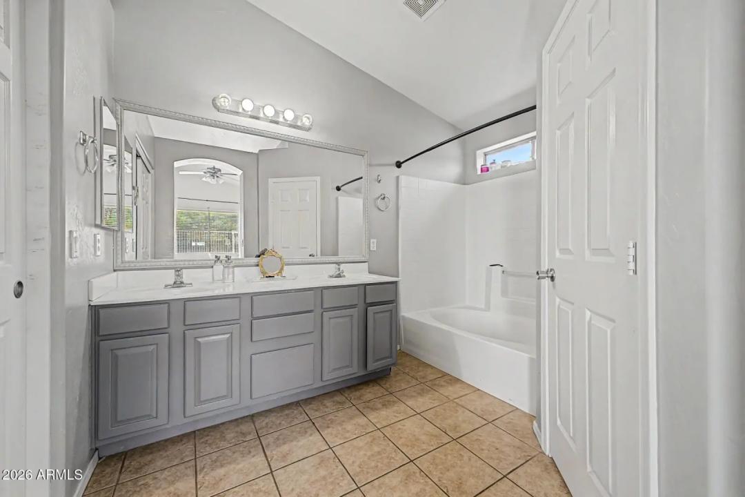Real Estate Picture 15