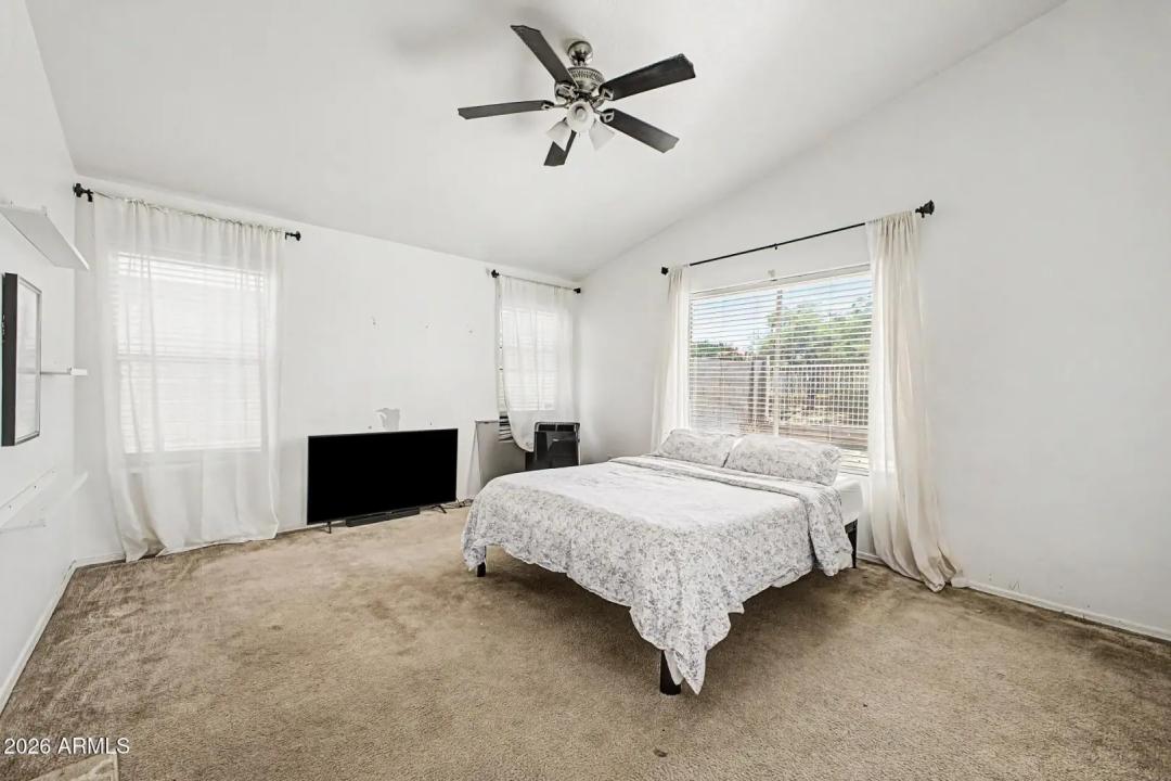 Real Estate Picture 12
