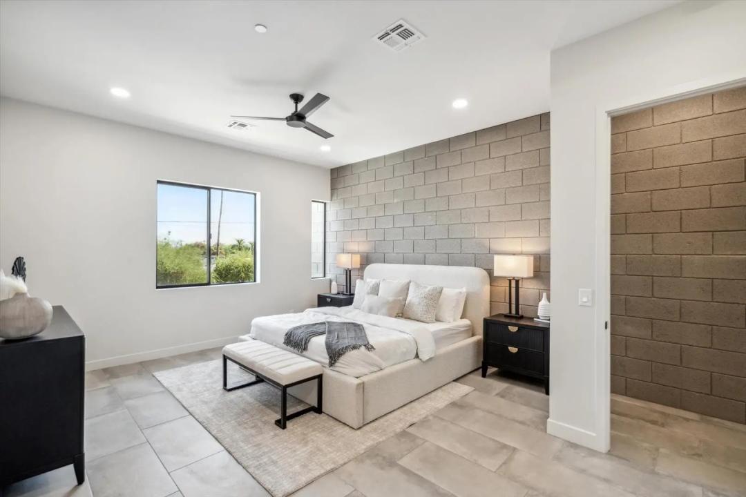 Real Estate Picture 12