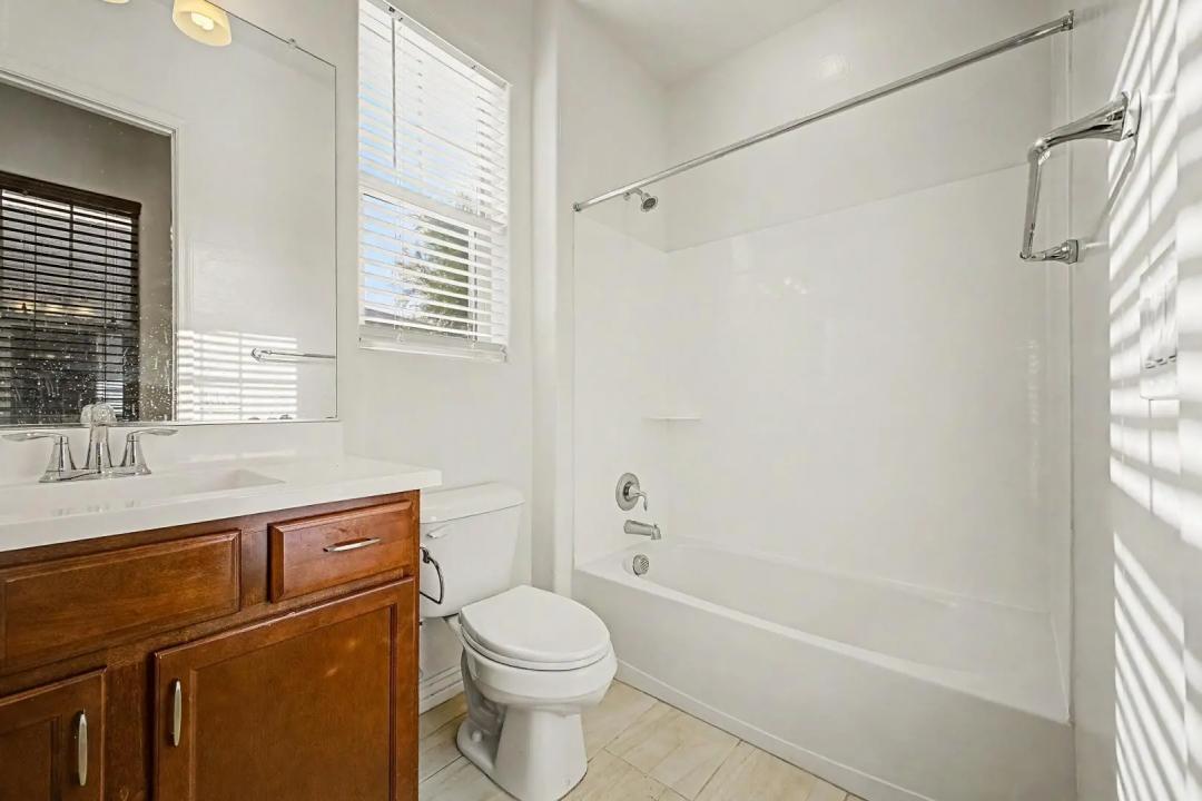 Real Estate Picture 19