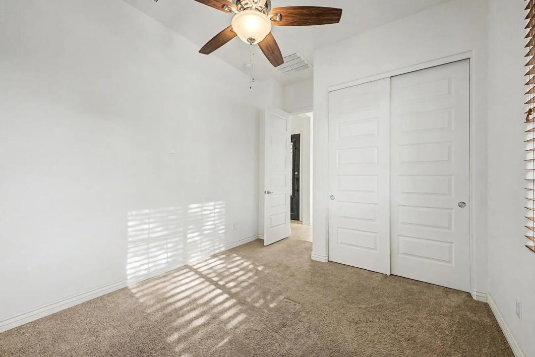 Real Estate Picture 21
