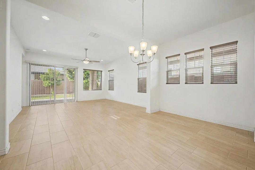 Real Estate Picture 3