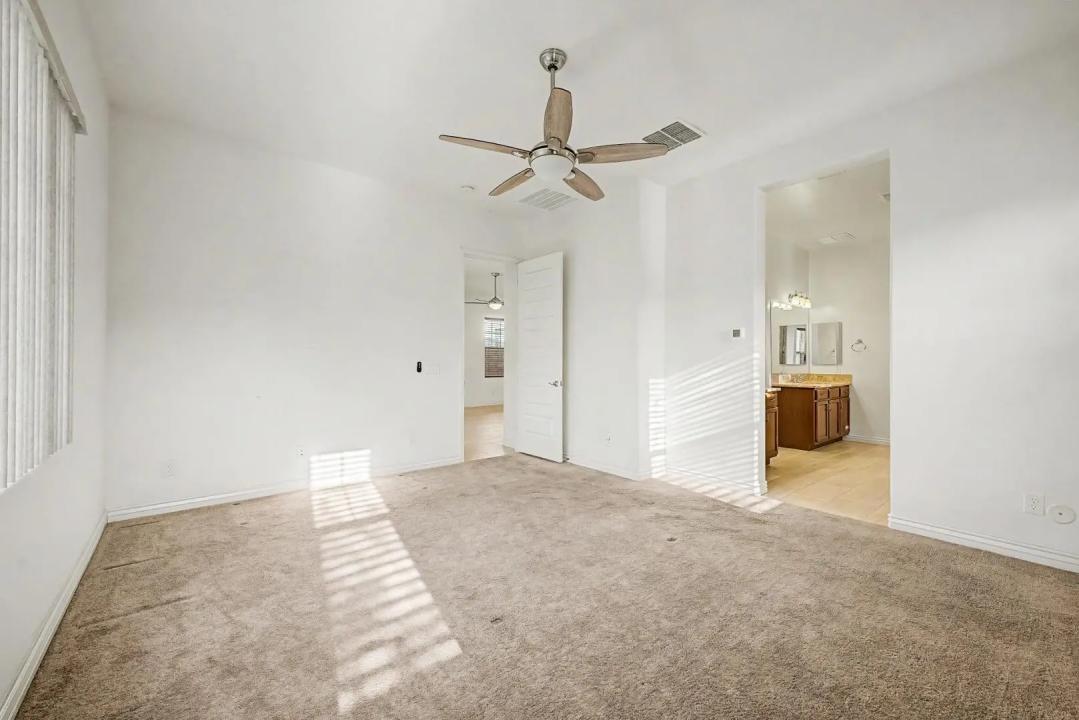 Real Estate Picture 11