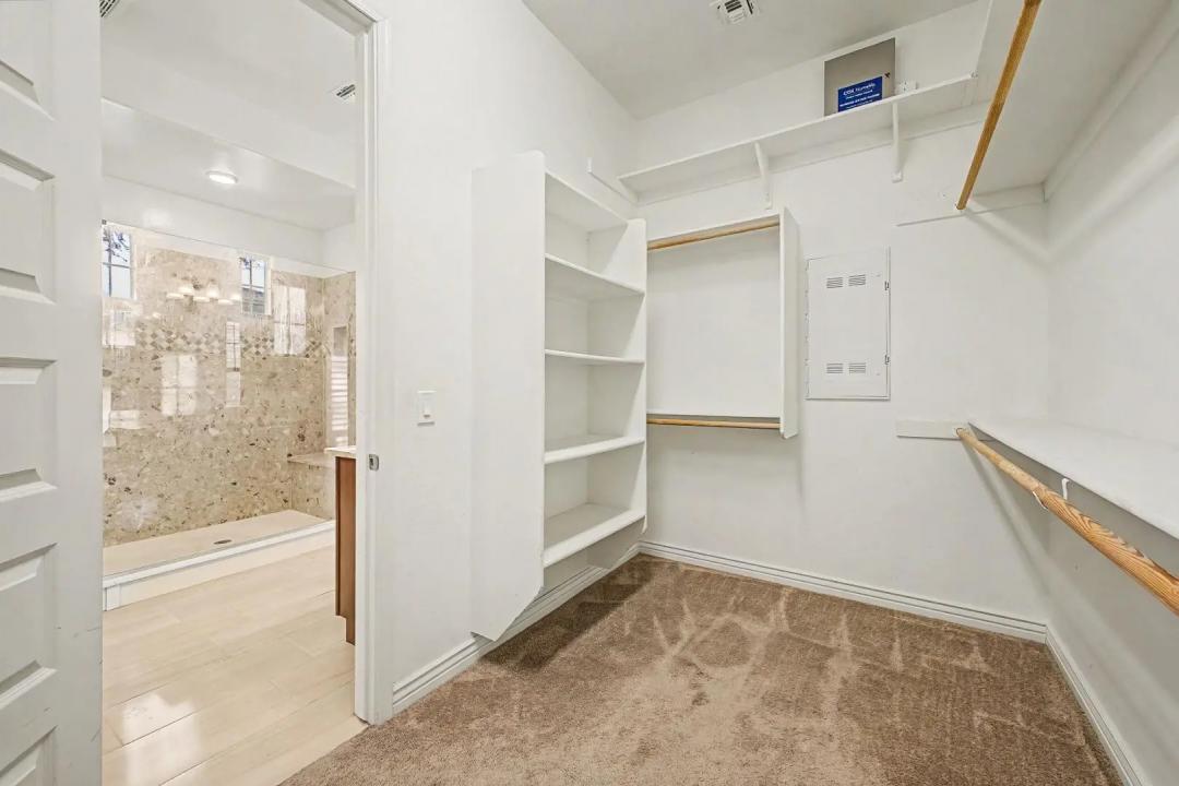 Real Estate Picture 16