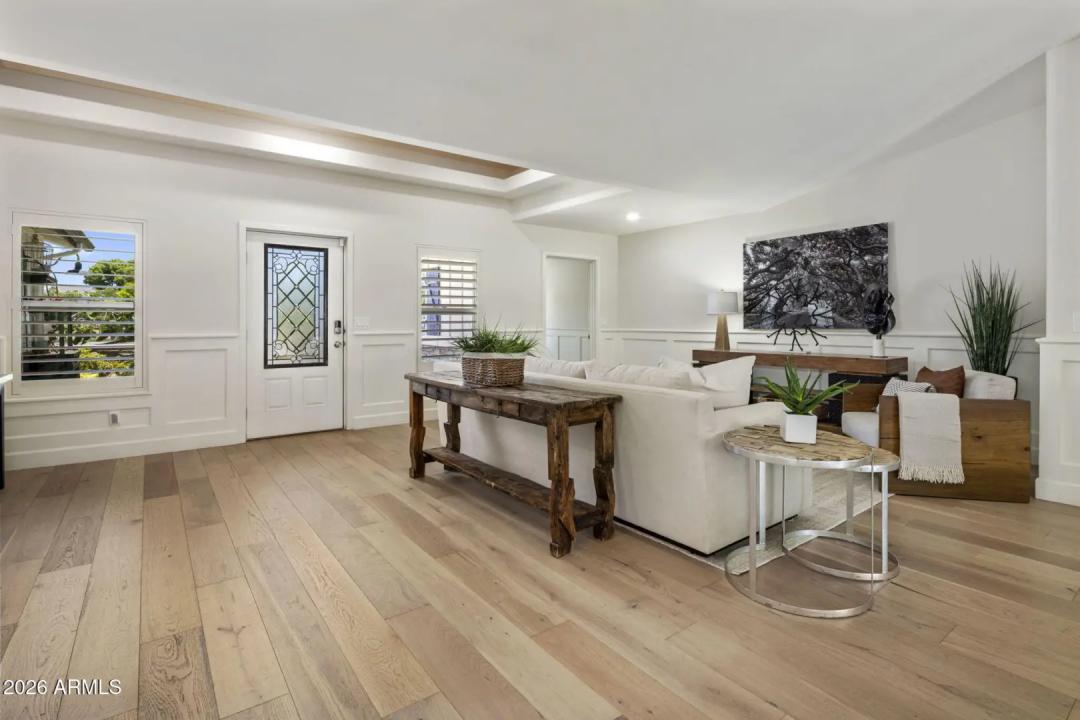 Real Estate Picture 18