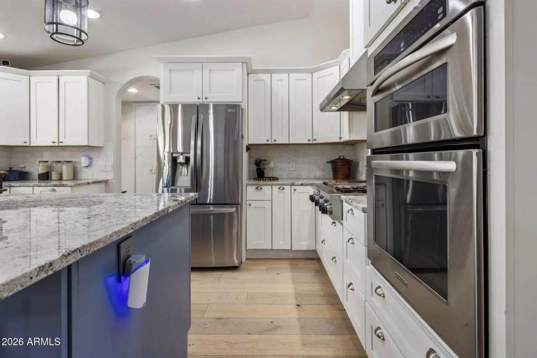 Real Estate Picture 11
