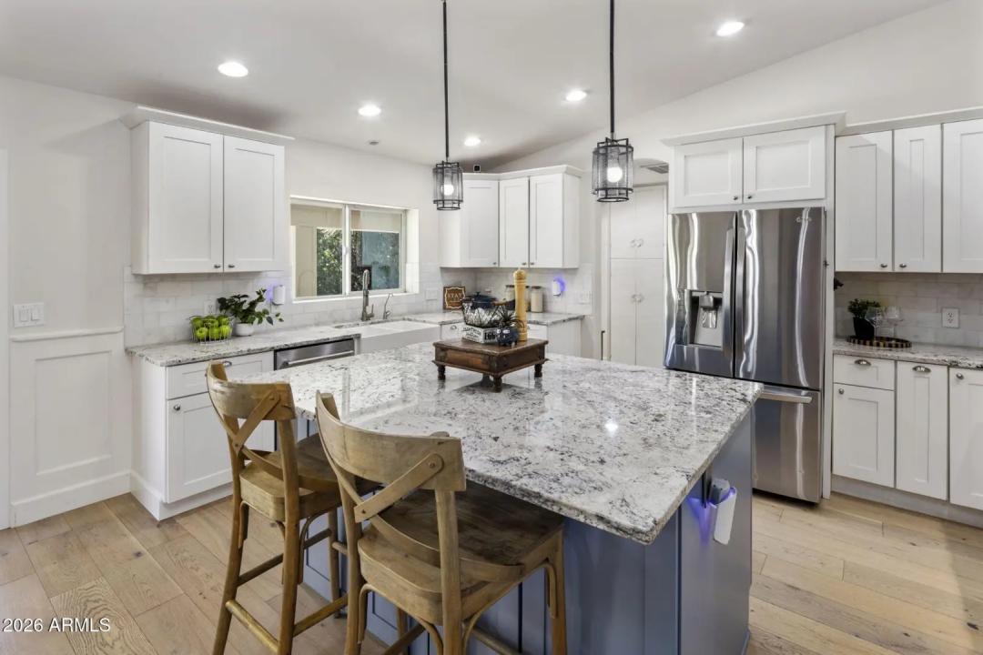 Real Estate Picture 9