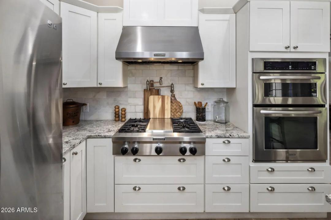 Real Estate Picture 8