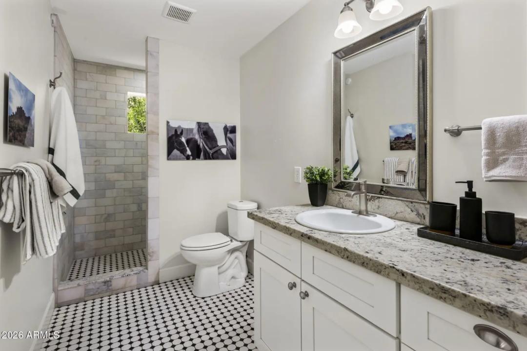 Real Estate Picture 34