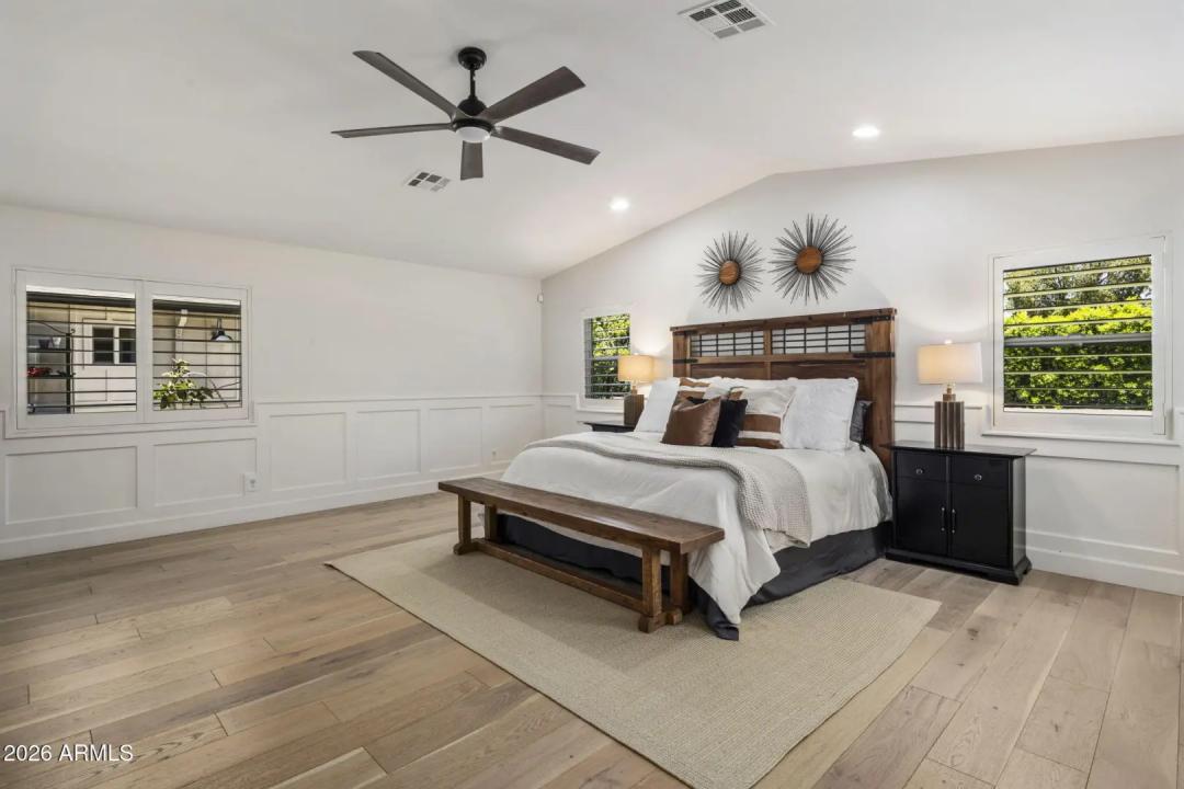 Real Estate Picture 23