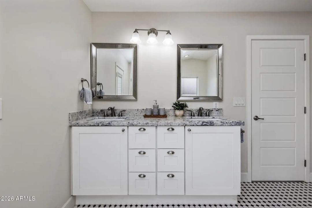 Real Estate Picture 27