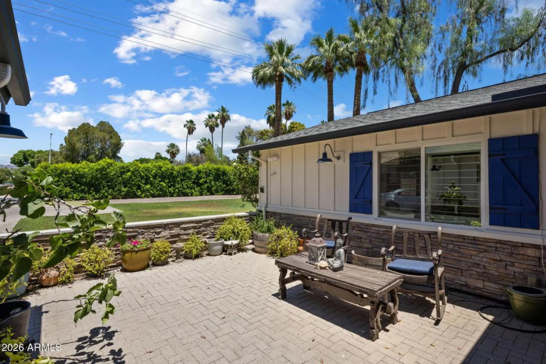 Real Estate Picture 2