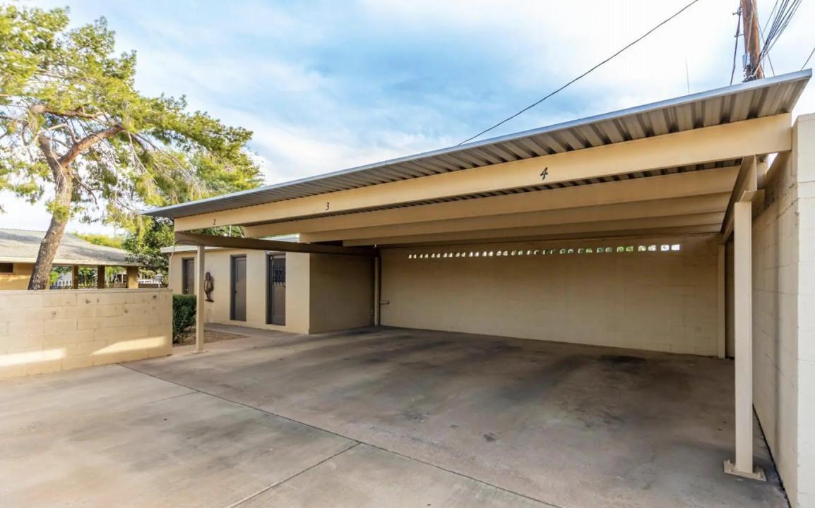 Real Estate Picture 4