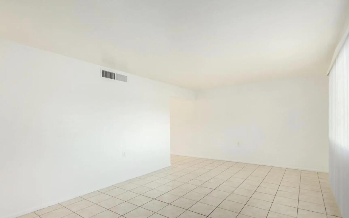 Real Estate Picture 7