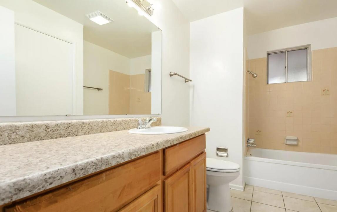 Real Estate Picture 10