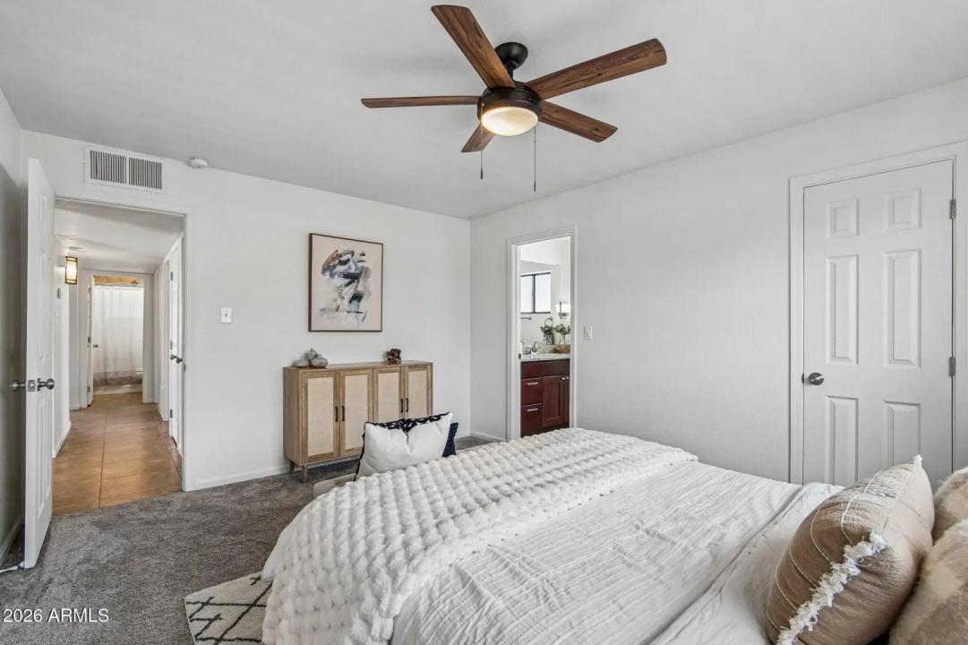 Real Estate Picture 9