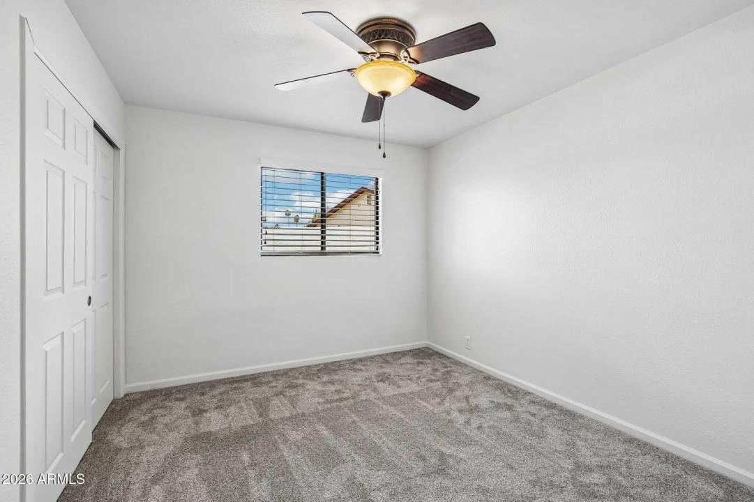 Real Estate Picture 12