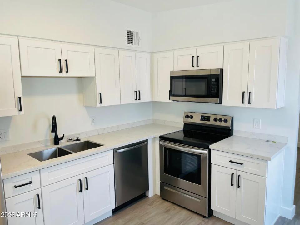 Real Estate Picture 9
