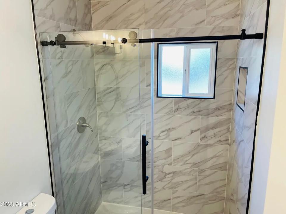 Real Estate Picture 16
