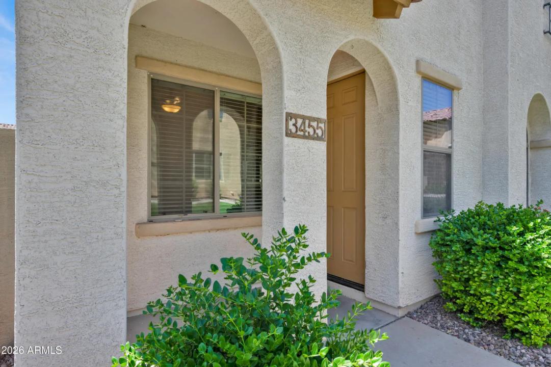 Real Estate Picture 4