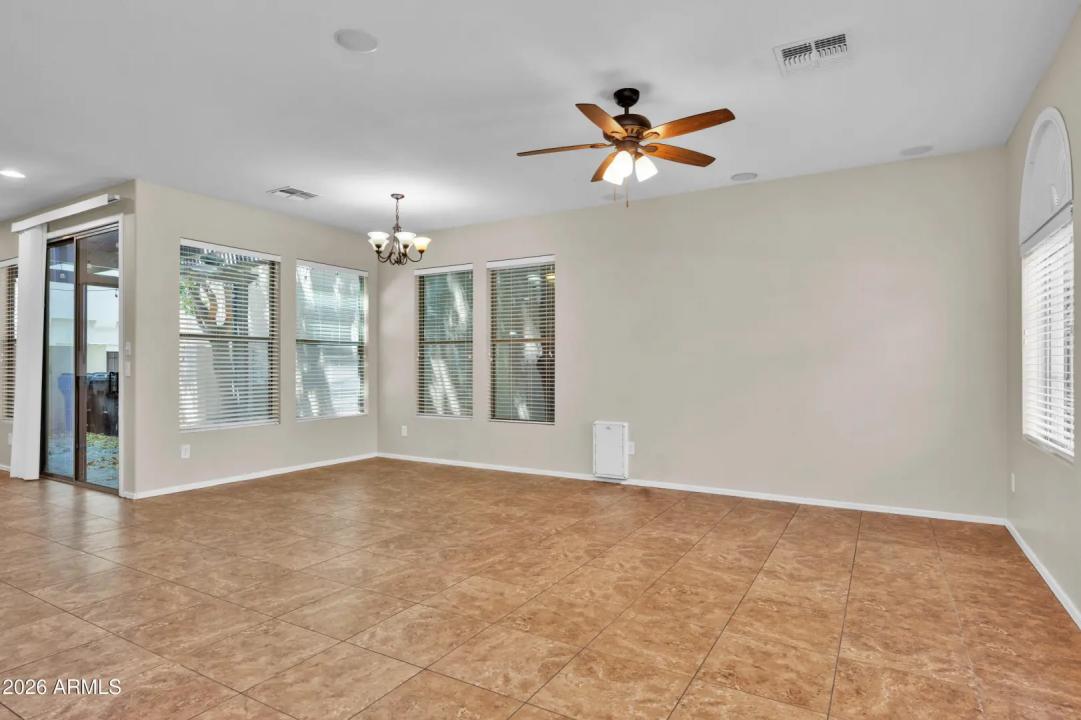 Real Estate Picture 5